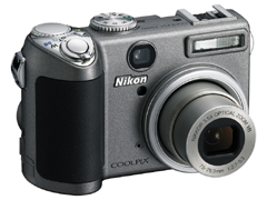 ニコン、1,000万画素のハイエンド・コンパクト「COOLPIX P5000」