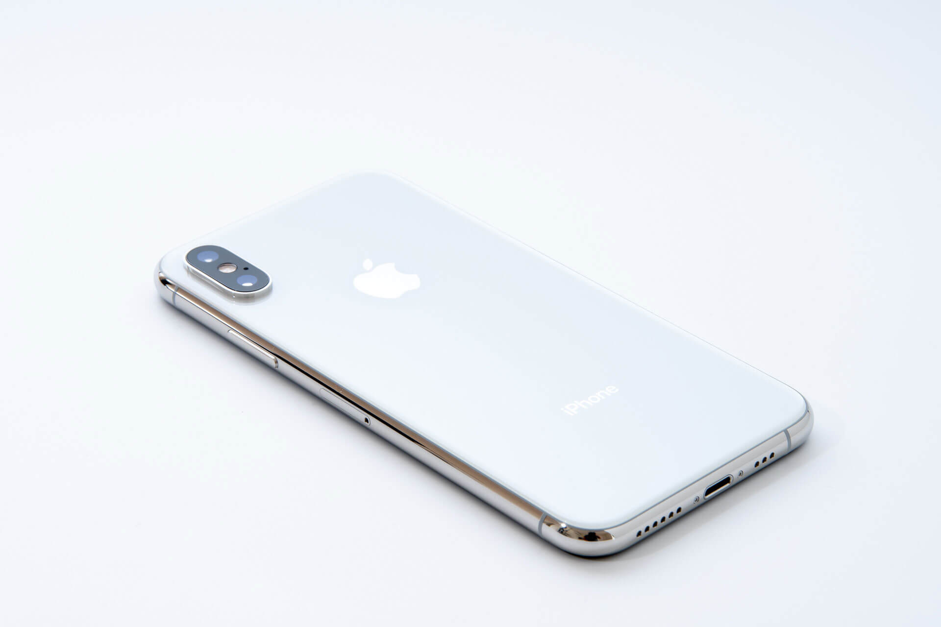 iPhone XS シルバー レビュー