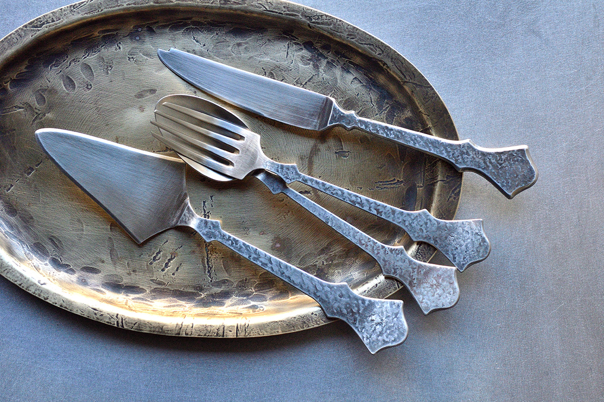 永島義教》空間をアートに変えるカトラリー | Discover Japan