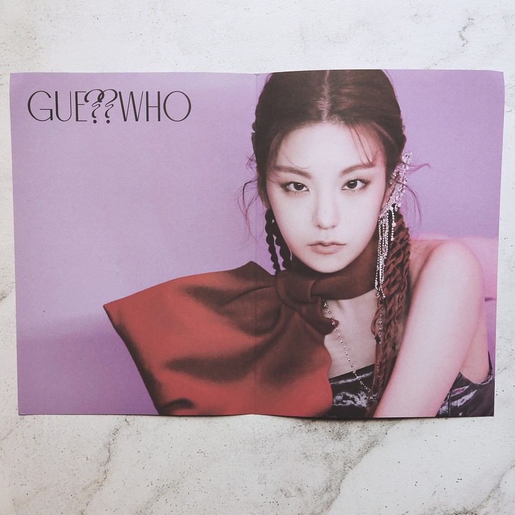 Jual (READY) ITZY - GUESS WHO FOLDED MINI POSTER | Shopee Indonesia