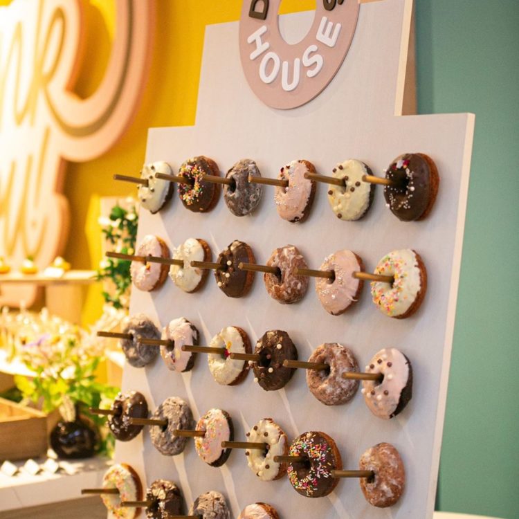 ドーナッツウォール | DRESSY【公式】ウェディングドレス