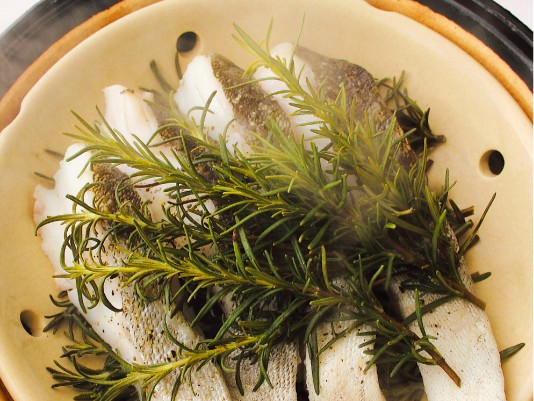 長谷園 ヘルシー蒸し鍋（黒） 大 （陶製すのこ付）(蒸し鍋（大