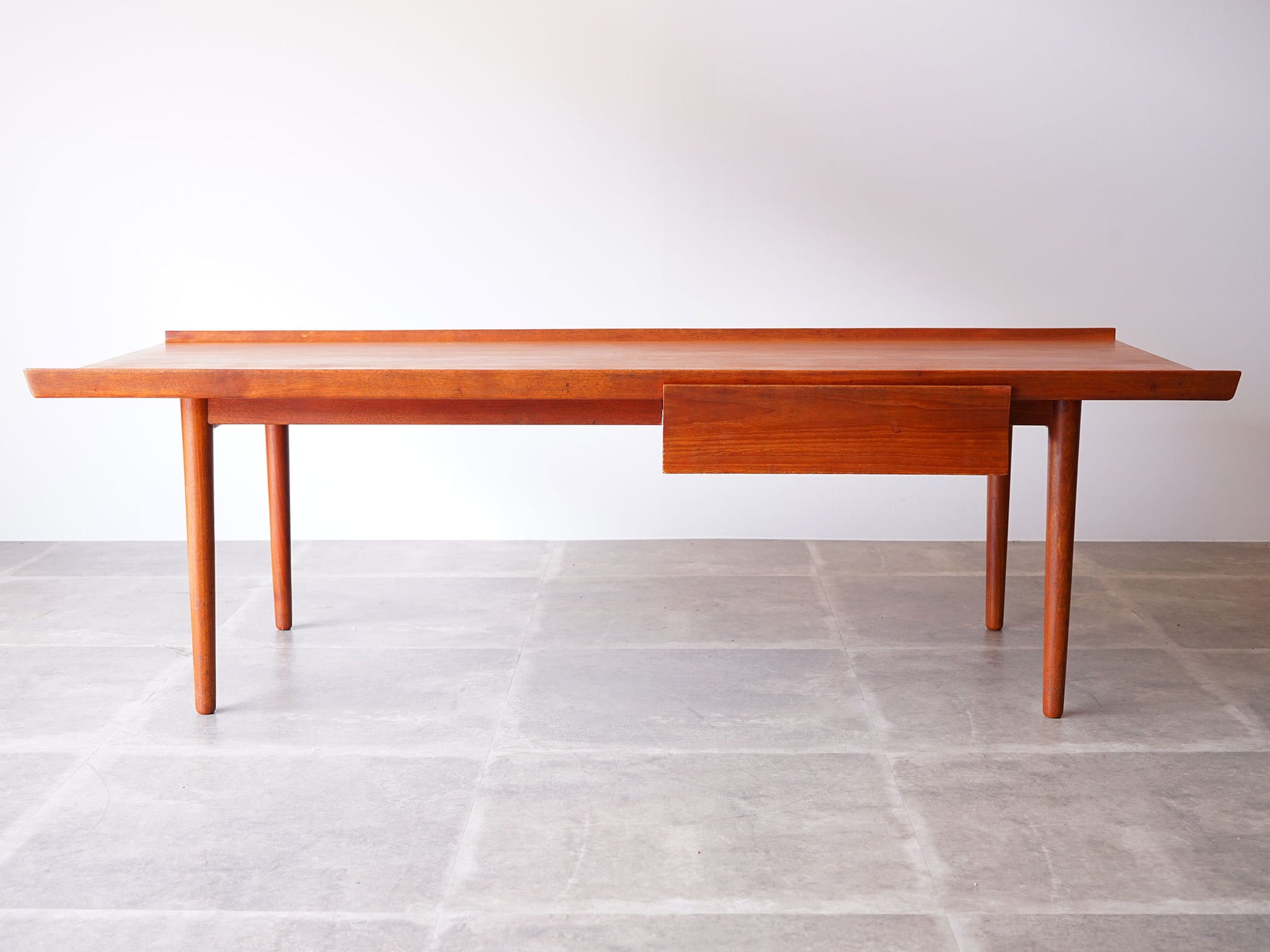 Finn Juhl （フィン・ユール）テーブル 1950年代後半のNiels Vodder