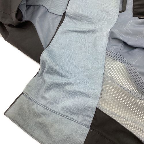 ak BURTON (エーケー バートン) スノーボードウェア(ジャケット