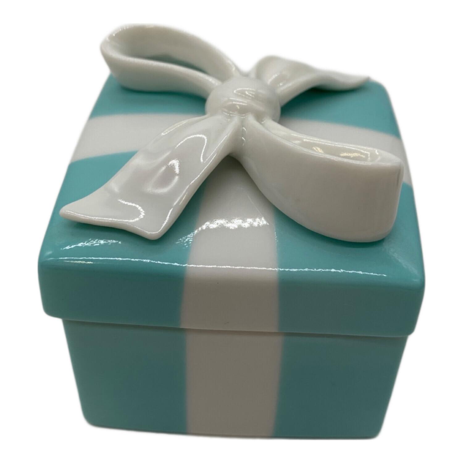 TIFFANY & Co. (ティファニー) ミニブルーボウボックス｜トレファクONLINE