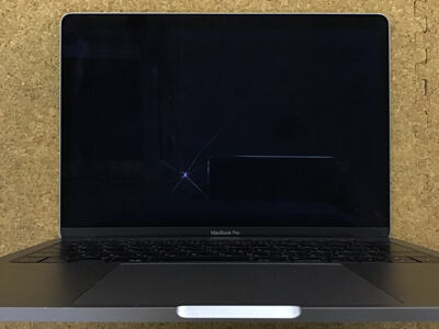 MacBook Proの画面が真っ暗で映らない原因・対処法と修理実績