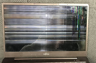 富士通 FMVC75E3M 液晶割れで横線が入る画面トラブルの液晶パネル交換