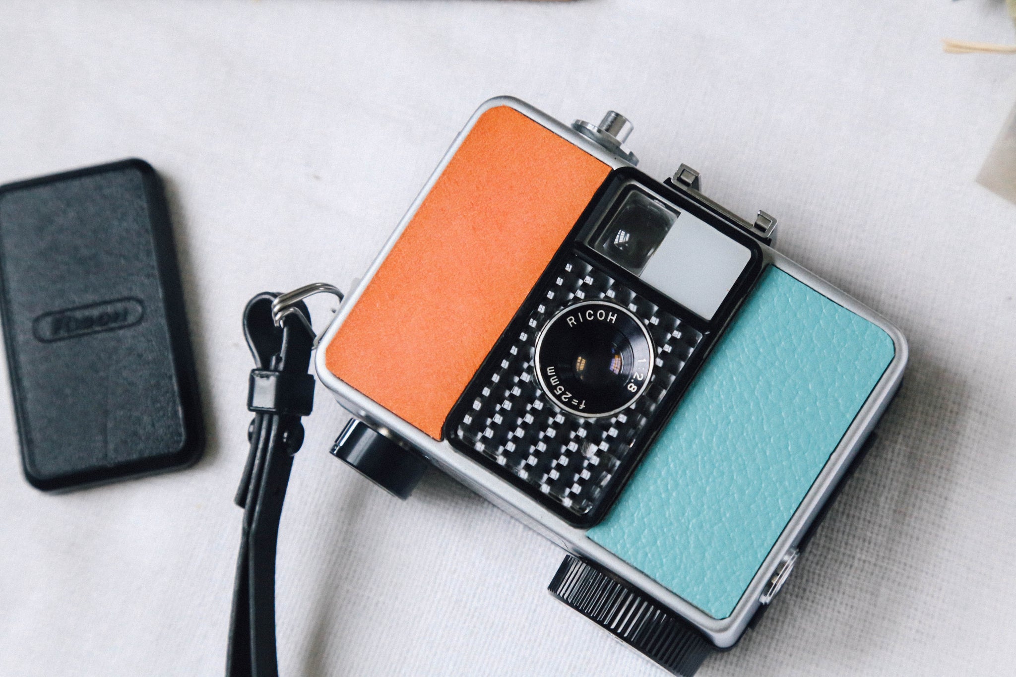 RICOH AUTO HALF E2 フラミンゴXピーコックブルー🦩🩵【完動品】ハーフ