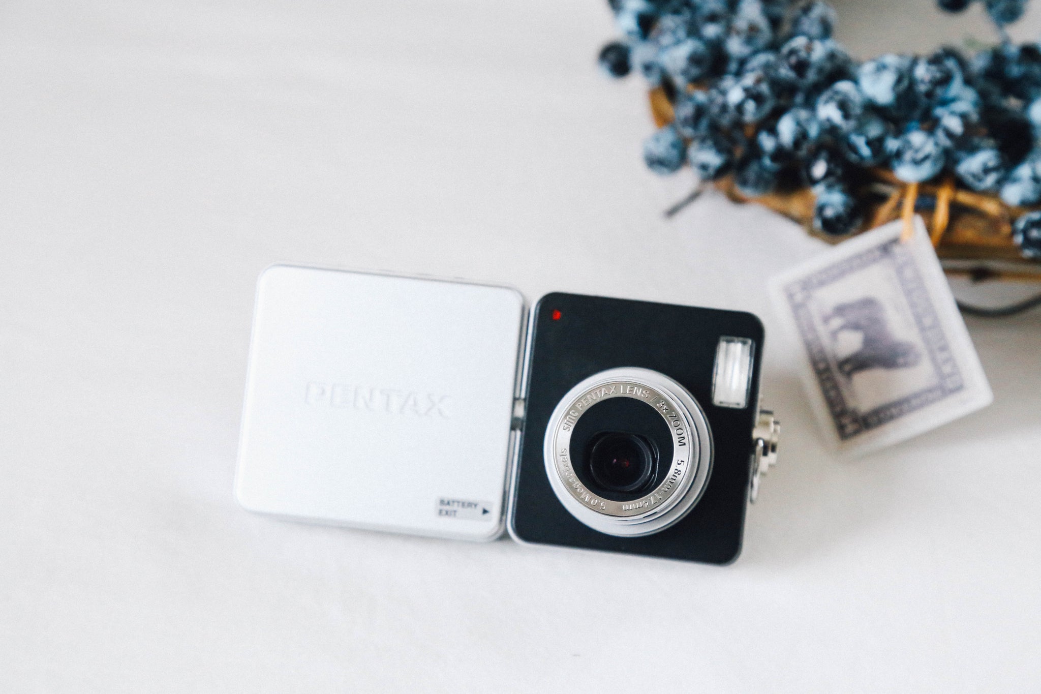 希少❗️PENTAX OPTIO X 📷❗️画面が動く！近未来的なデザイン✨極上