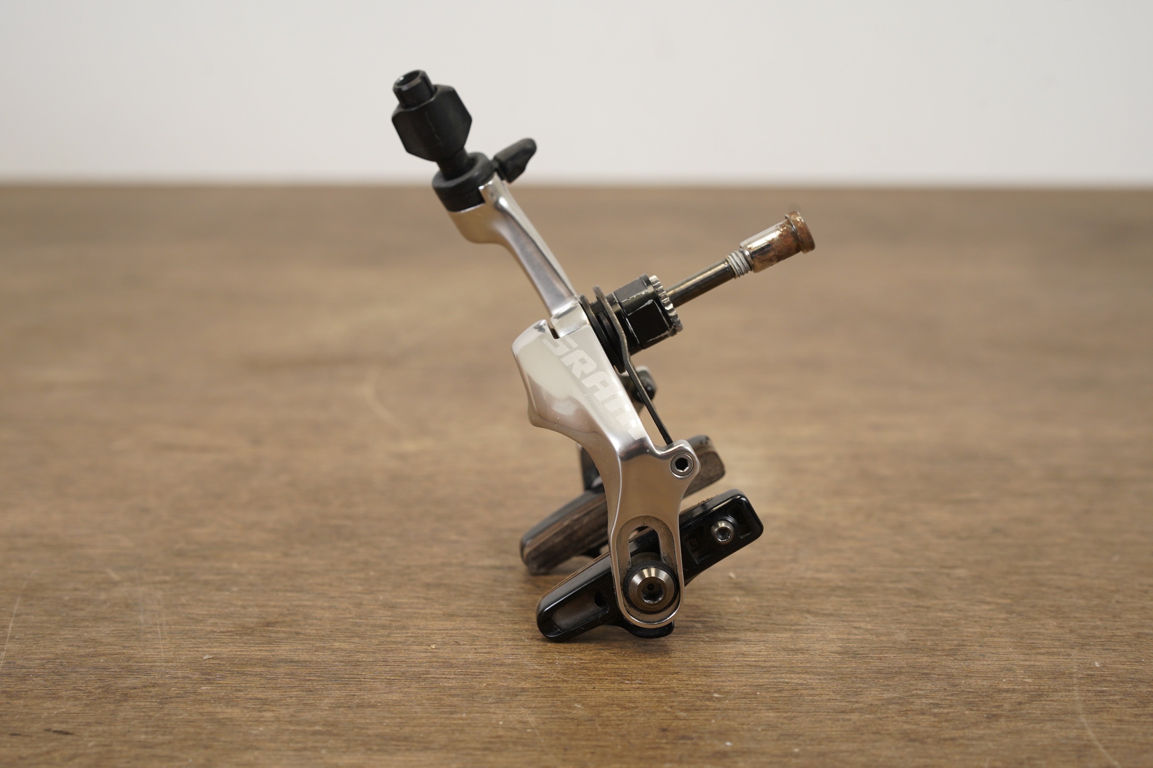 1) FRONT SRAM Red Aerolink Standard Center Mount Rim Brake Road