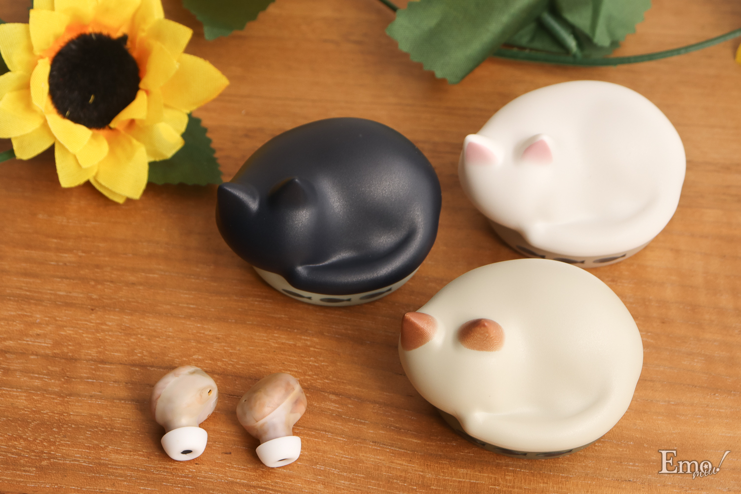 猫をモチーフにしたキュートな“完全ワイヤレスイヤホン”発売！猫の音声