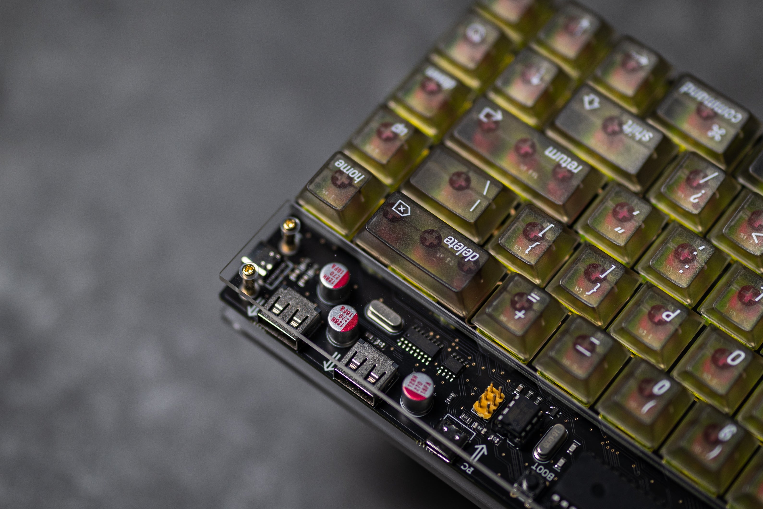 In Stock] Lelelab Y2K 76 Hotswap Mechanical Keyboard Kit