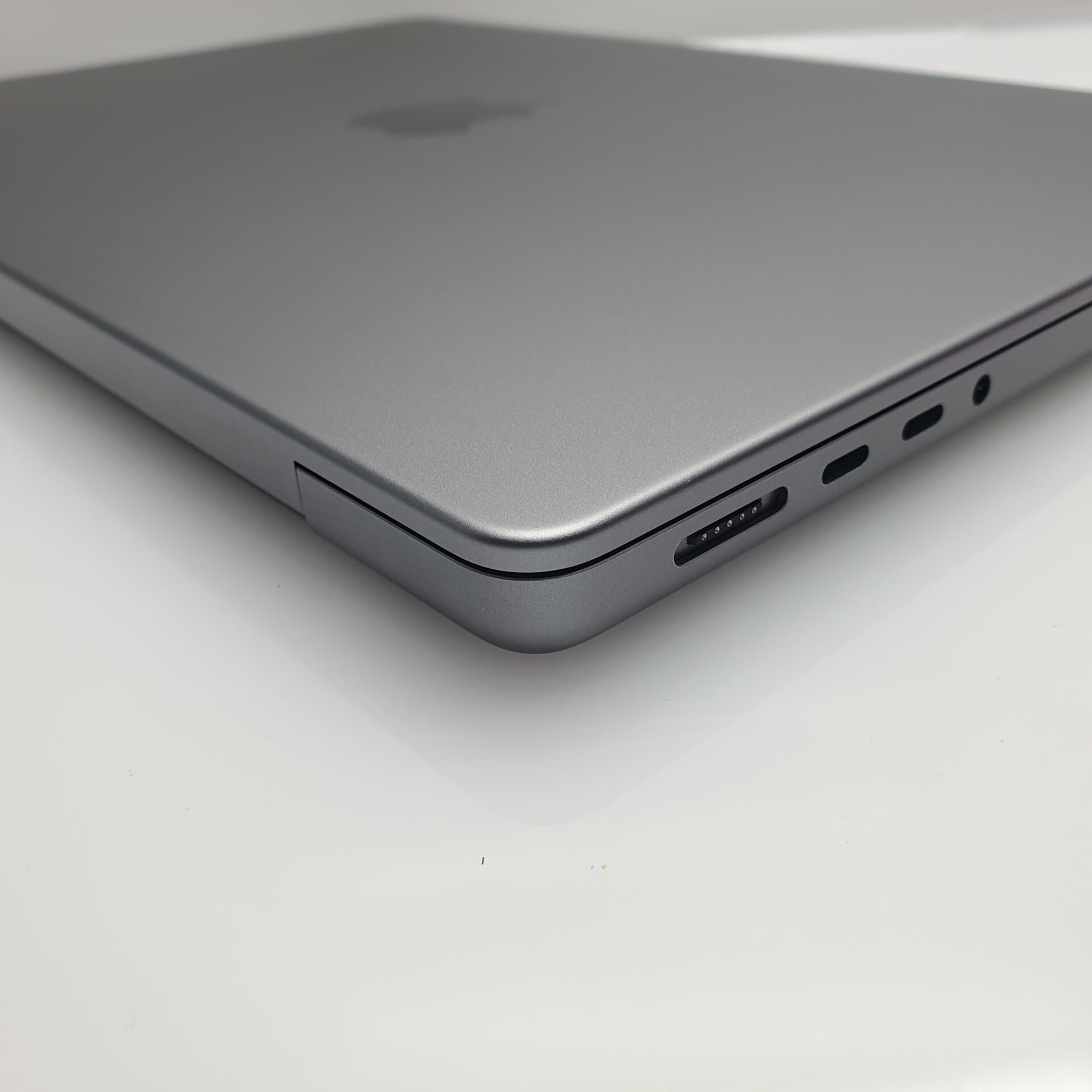 Buy Used MacBook Pro 14-Inch (2021) – M1 Pro | 16GB RAM | 512GB