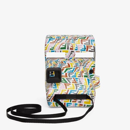 フェンディ」とコラボしたポラロイドカメラが登場、EC限定発売