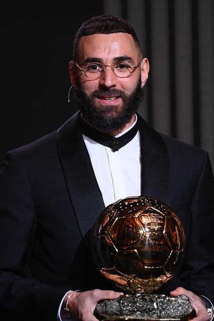 バロンドール受賞ベンゼマの衣装は？見慣れないスタイルは2Pacをオマージュ