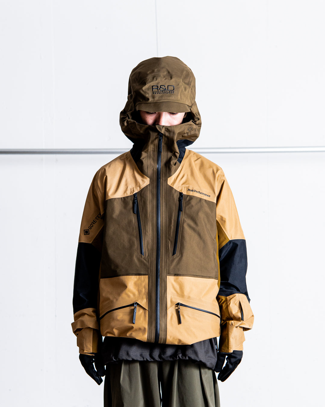 通販] Peak Performance (ピーク パフォーマンス) Trail 3L Hipe