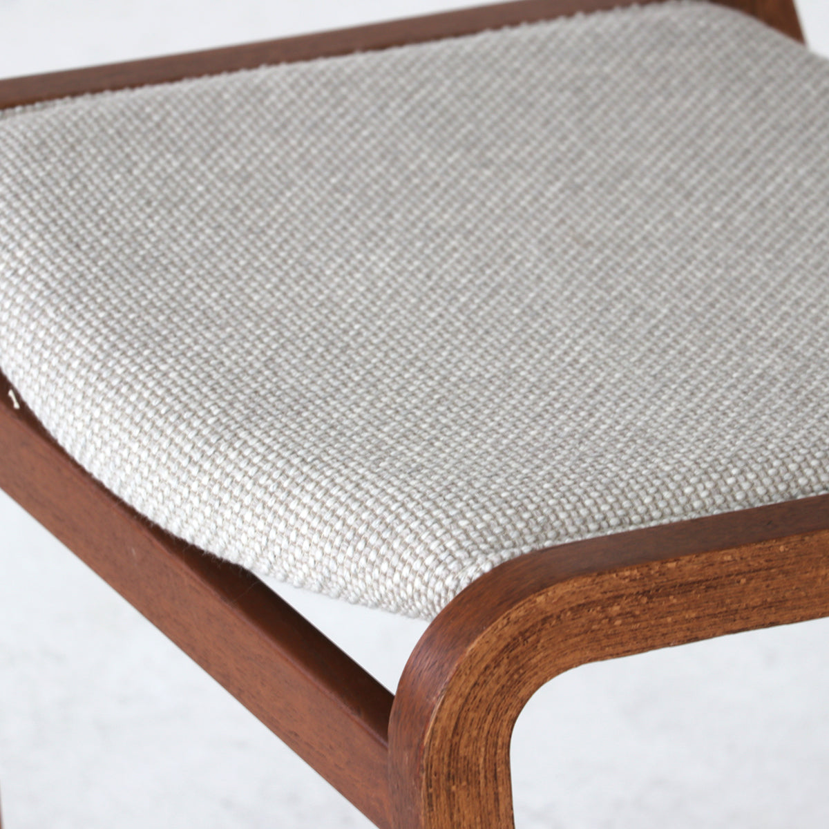 Dining chair / Magnus Olesen – FILM