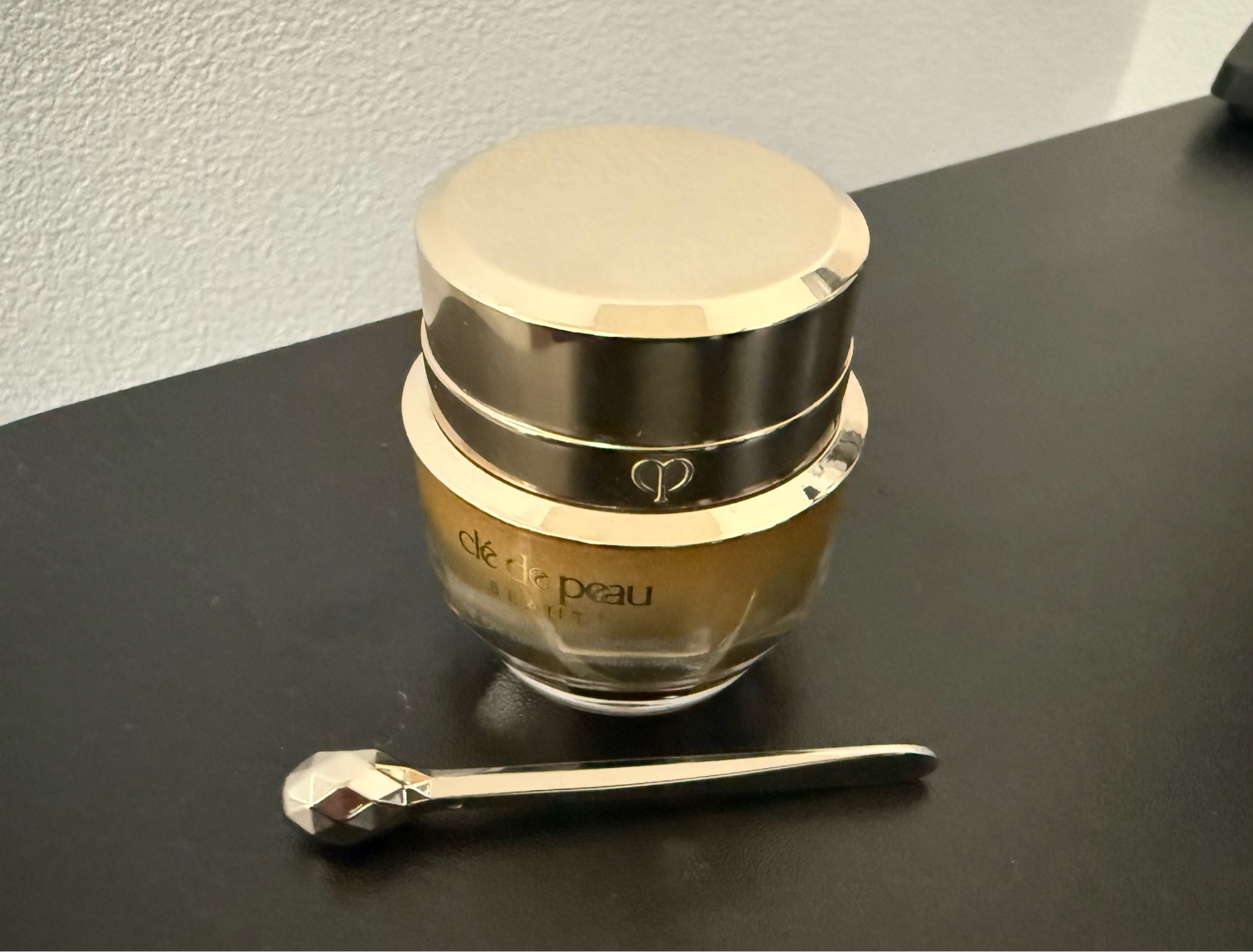 クレ・ド・ポー ボーテ / クレームコントゥールデジューの公式商品情報