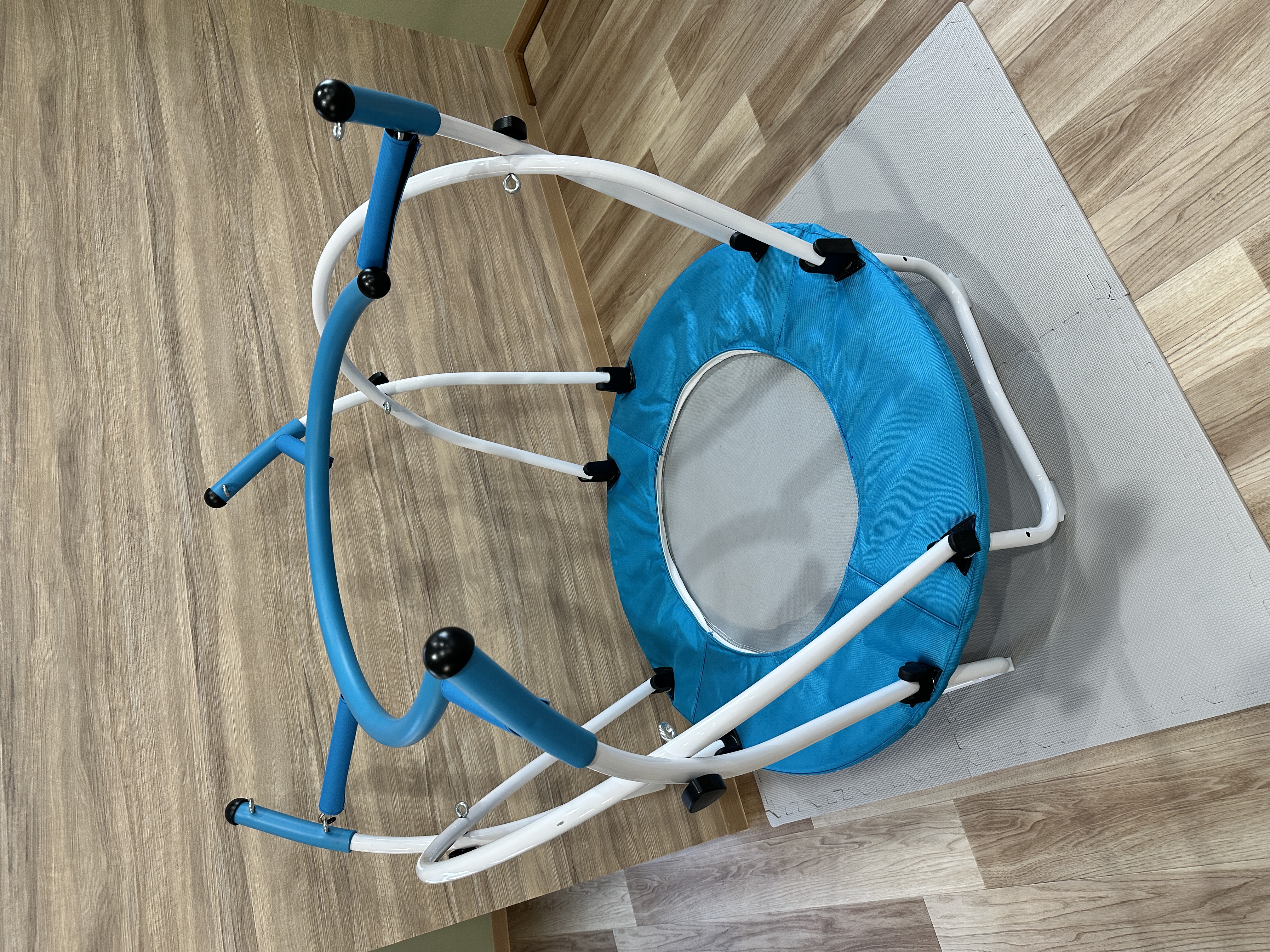 ケアトランポリンを使用 | 福岡のフィットネスならフィットネスサロン