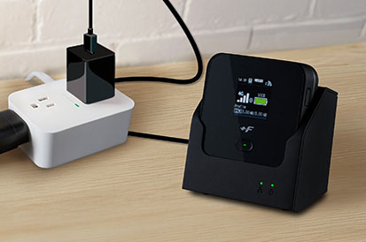 F 充電/LANステーション｜富士ソフト株式会社