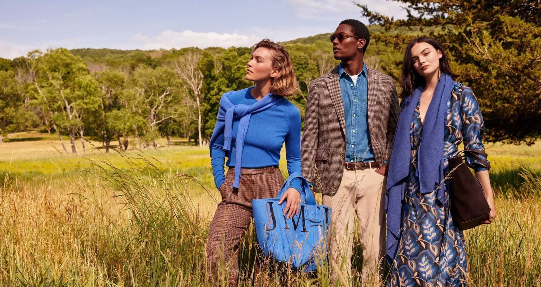 This Vibrant Blue Is the Perfect Partner for Fall's Rich Neutrals