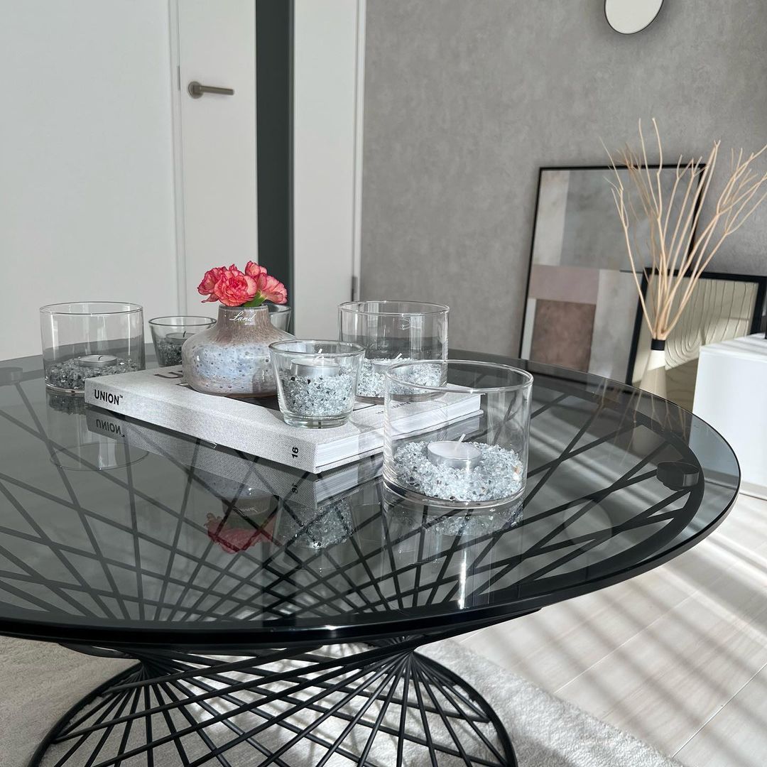 リビングをモダンな空間に演出するコーヒーテーブル | Francfranc