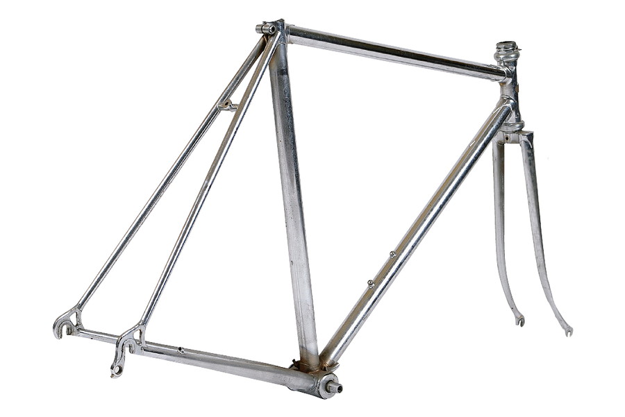 70年代のナショナルフレームを発掘、メッキ面を生かしたレストアに挑戦