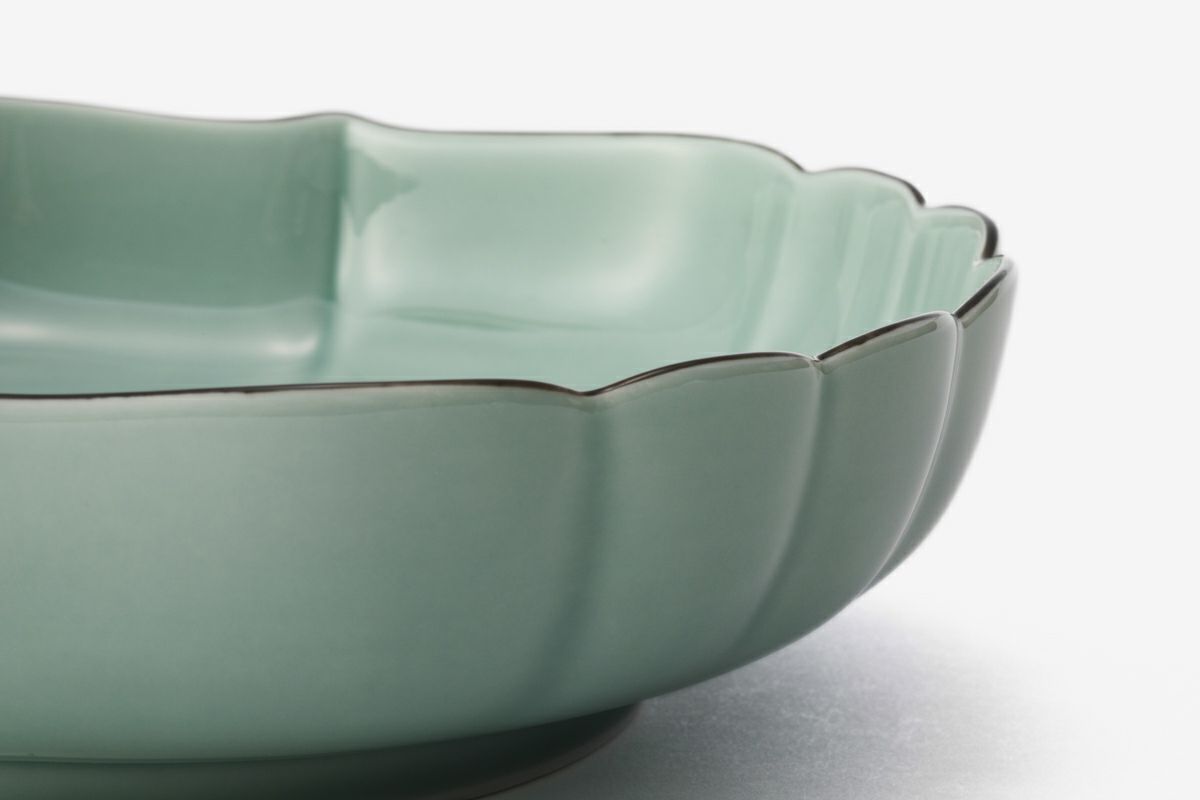 笹青磁 菊中割6号鉢 | 有田焼 深川製磁｜公式オンラインストア