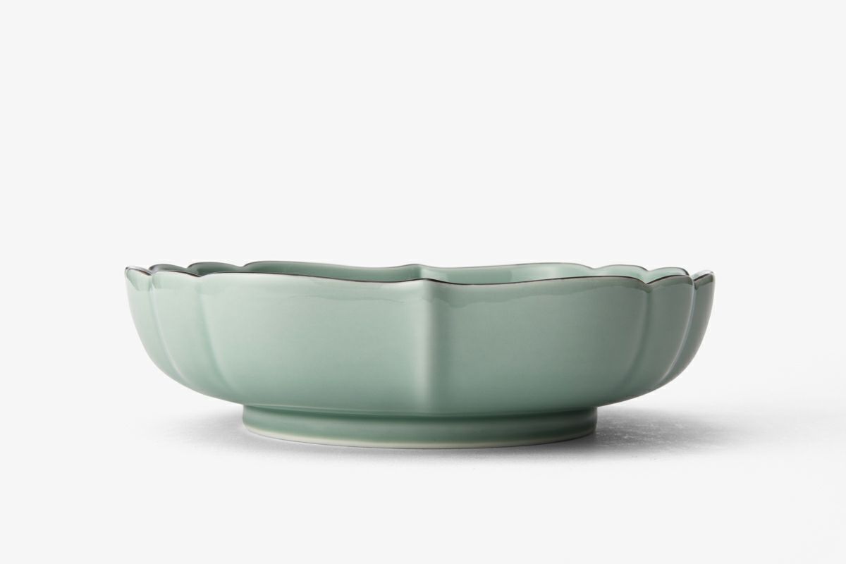 笹青磁 菊中割6号鉢 | 有田焼 深川製磁｜公式オンラインストア