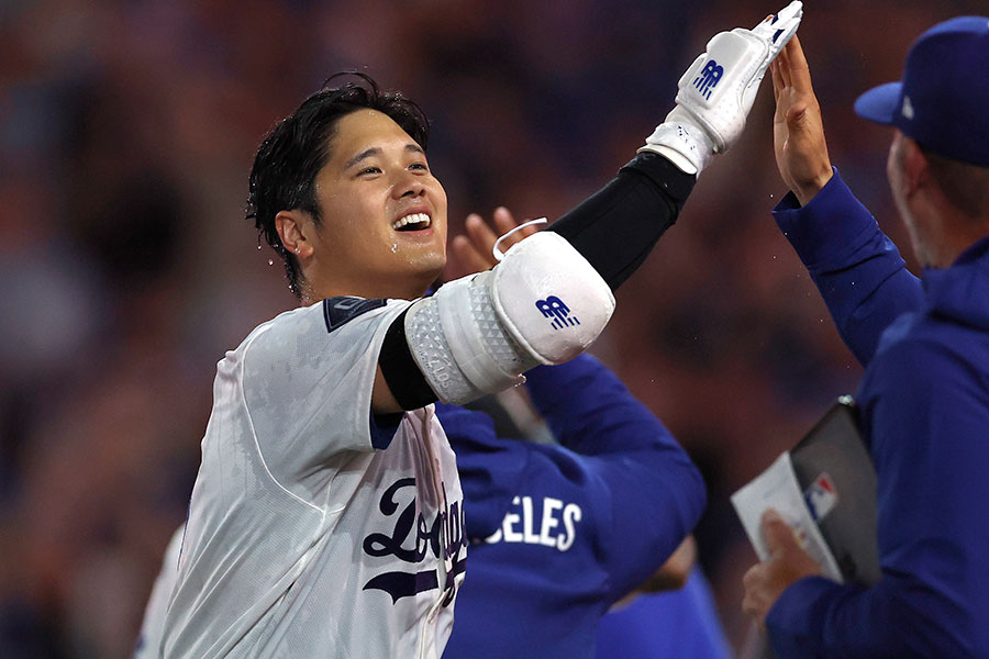 大谷翔平、サヨナラ弾でド軍劇的8連勝！ びしょ濡れで大はしゃぎ