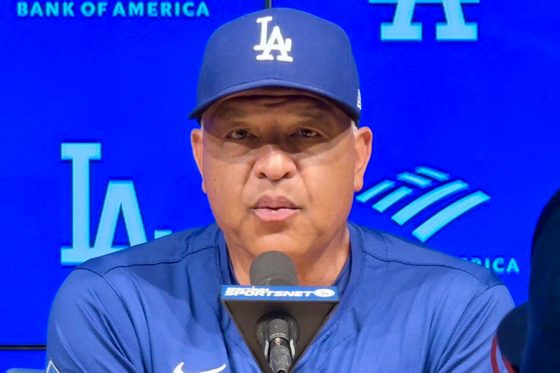 ロバーツ監督が