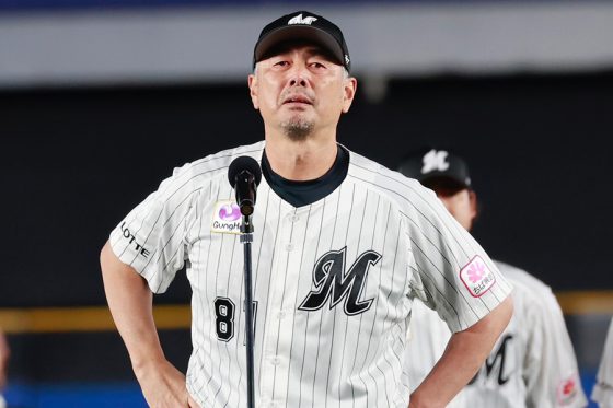 退任発表の吉井監督が涙「嫌な思いをさせて申し訳ない」 ファンに