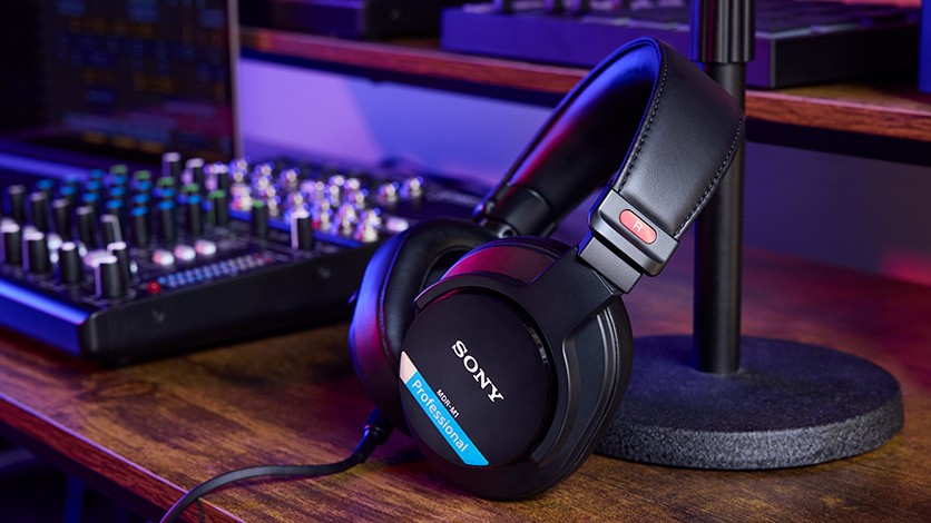 本日発売】ソニーの密閉型モニターヘッドホン「MDR-M1」、国内販売が