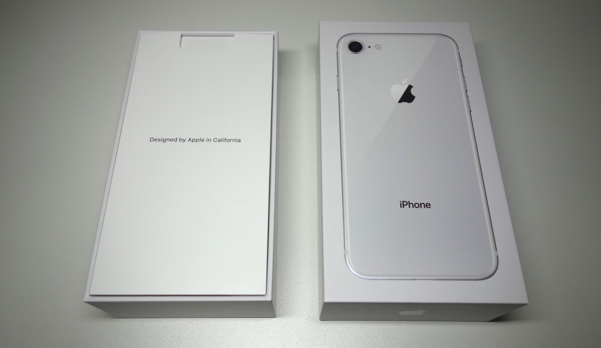 iPhone 8のデザインを「シルバー」の実機でレビュー。歴代4.7インチ