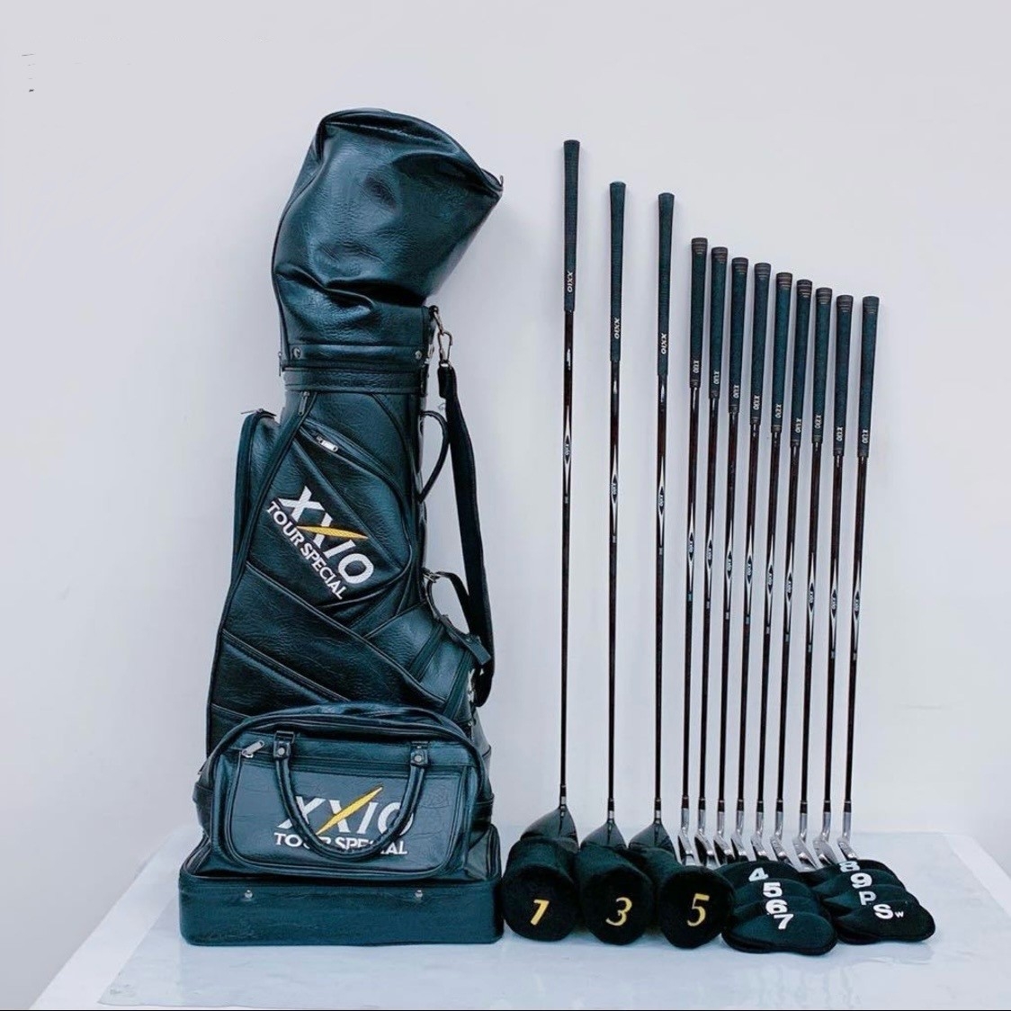 ゴルフ愛好家の宝物】ゼクシオゴルフクラブセットの物語！ | 出張買取
