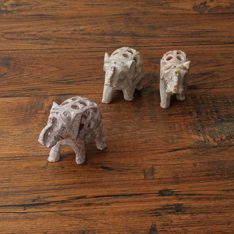 ソープストーン入れ子透かし彫り鼻上げ象｜マライカ公式通販