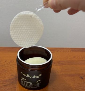 Qoo10] メディキューブ [1+1]ゼロ毛穴パッ /ゼロ毛穴パッド