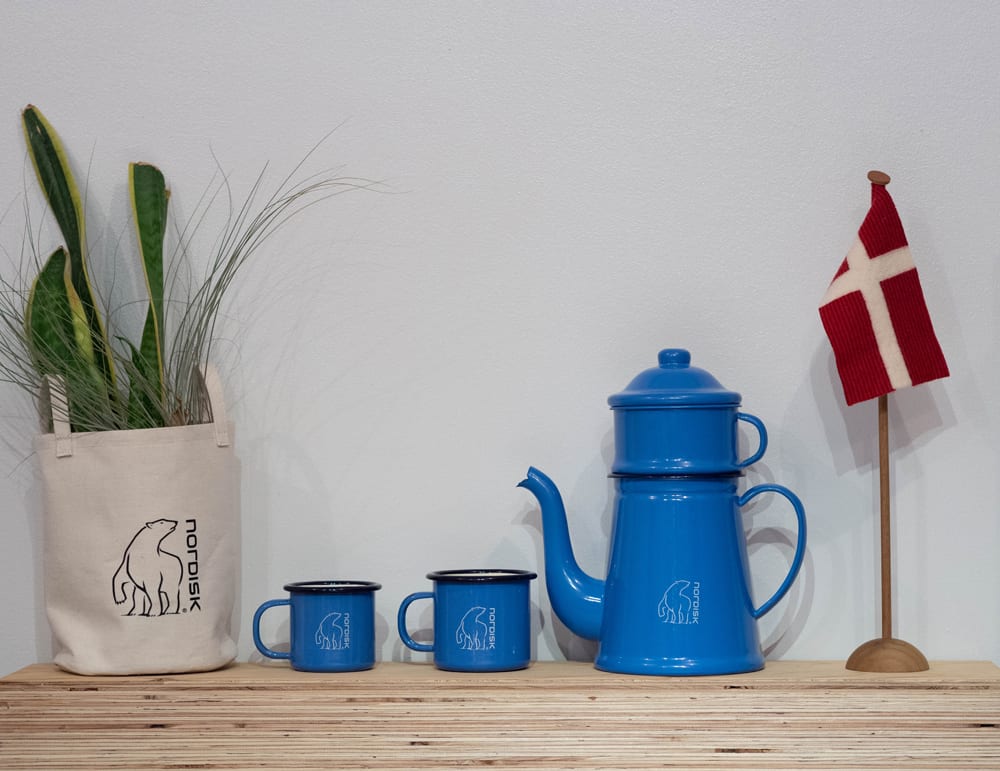 120年以上の歴史を誇るマダムブルーシリーズよりホーロー製コーヒー