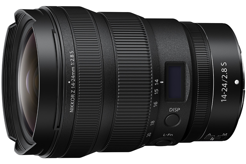 ニコンZレンズ大三元が出揃った！ 小型軽量の大口径超広角ズーム