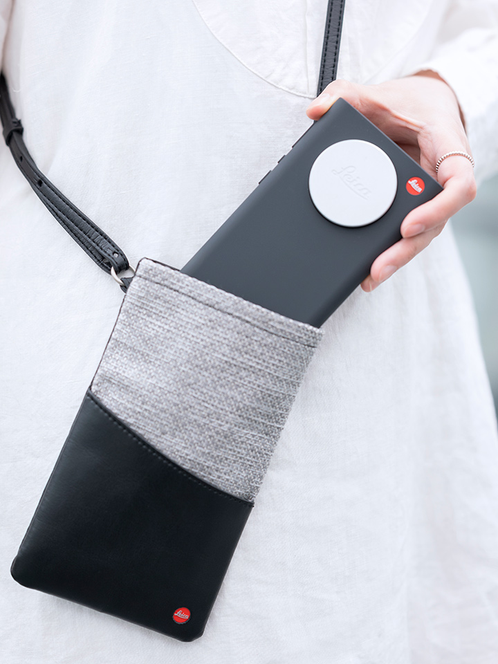 Leitz Phone 1」にぴったり。ライカのスタイリッシュなミニショルダー