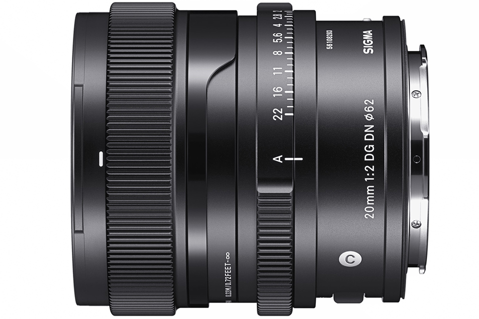 手のひらサイズの大口径F2、フルサイズ対応の超広角レンズ「SIGMA 20mm