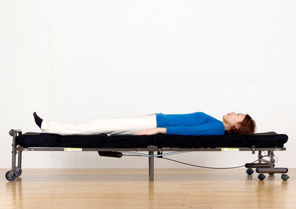 14段階リクライニング コンパクト もこもこ折りたたみベッド｜ベッド