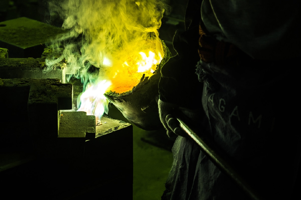 ◇棚受け(FUTAGAMI) 壁側ビス(1本)｜FUTAGAMIオンラインショップ「家と