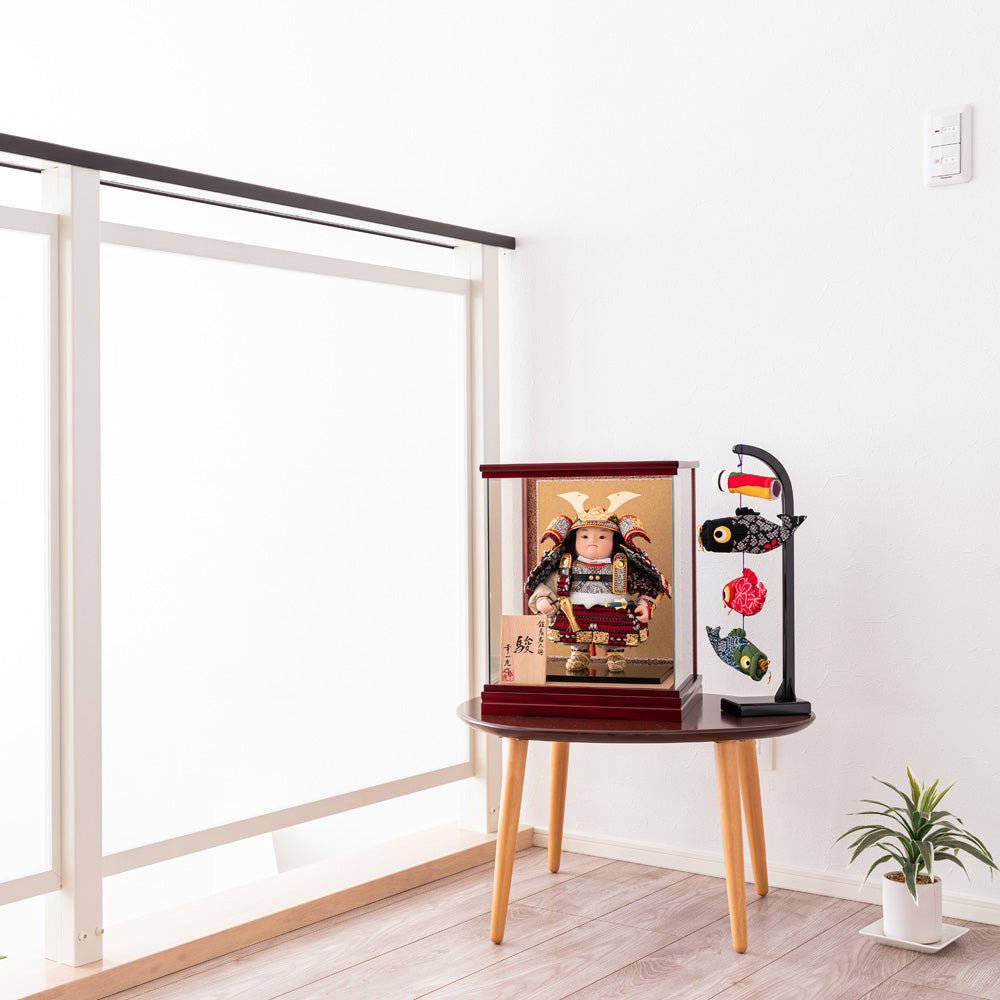 横幅30.5cm｜ケース入り 子供大将飾り 駿｜ 五月人形 ｜価格 ｜ガラス