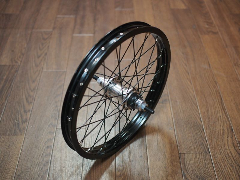 16インチ完組リアホイール