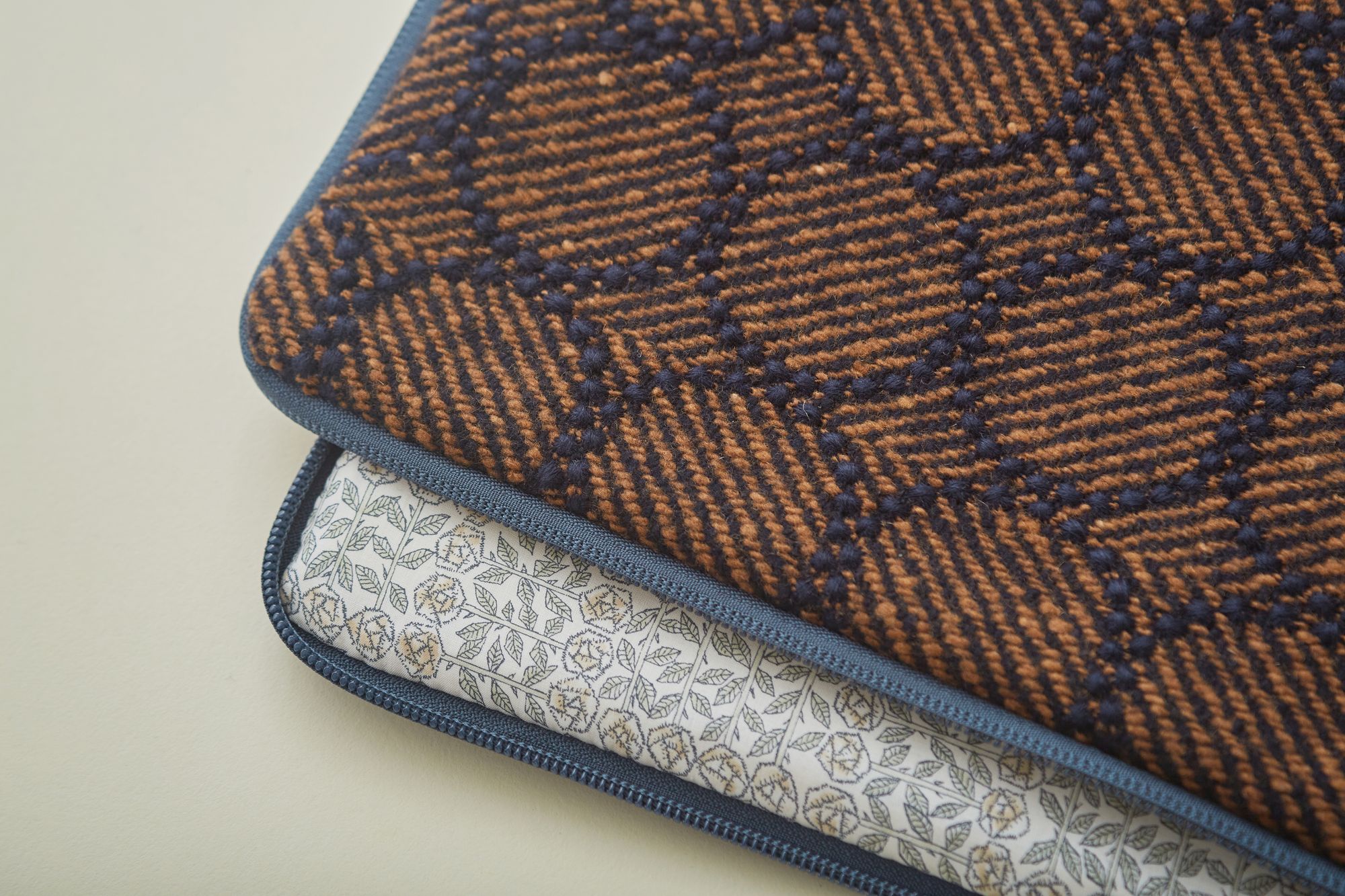 tambourine pc pal / tablet pal - minä perhonen