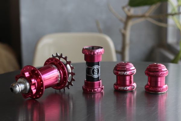 Chriskingのピンク、ゴールド、グリーン。廃盤になったカラーがあと