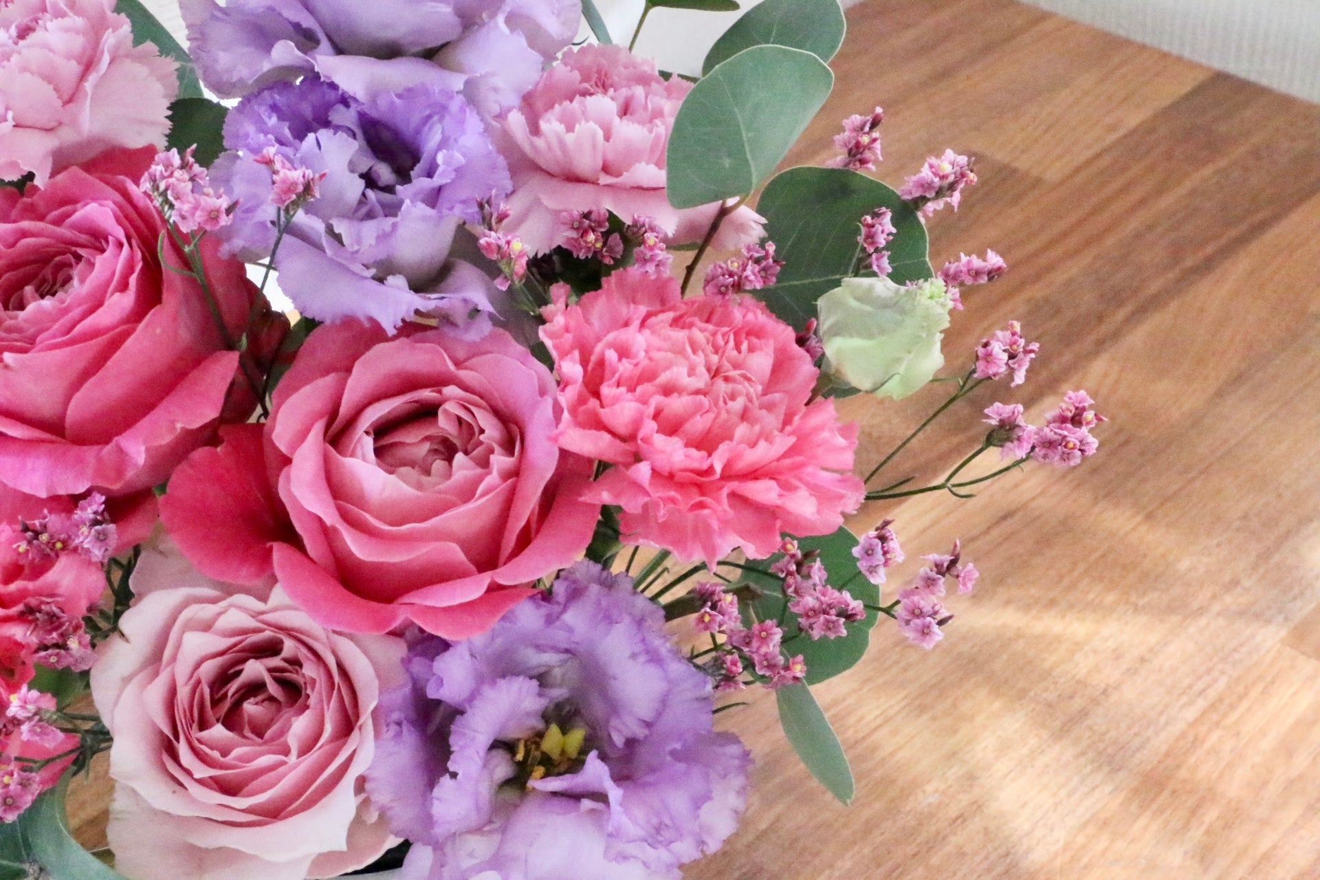 紫・ピンクのアレンジメント 6,000円 – 花・花束の通販サイト｜HanaTaku