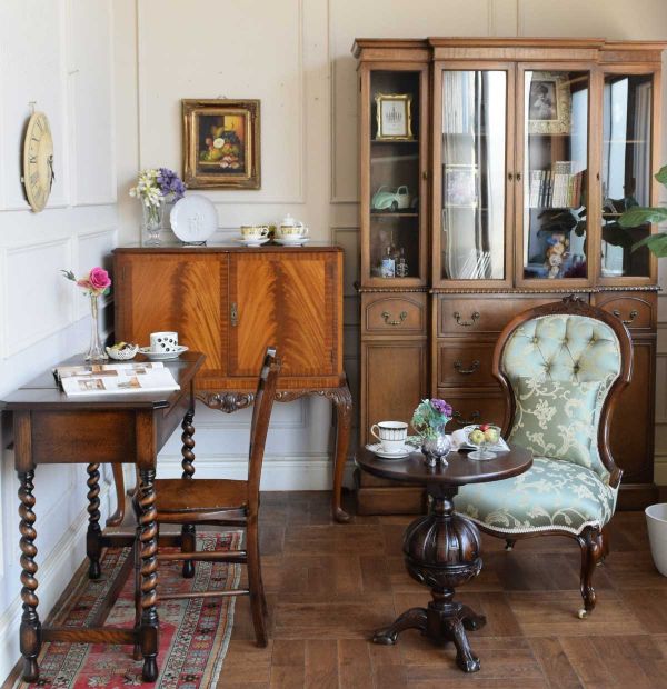 英国のアンティークデスク、めずらしいトランスフォーム型の書斎机(q