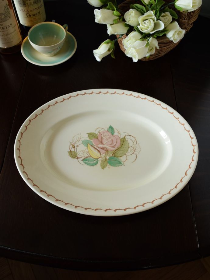 スージークーパーのパトリシアローズ、アンティーク食器のオーバル